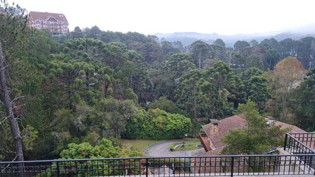Pousada La Bas Campos do Jordao Exterior photo